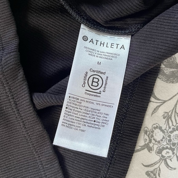 Athleta Signature Rib Crop Tee Black - Picture 4 of 4